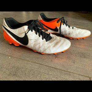 Men’s Nike soccer cleats size 12